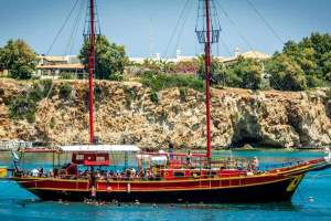 pirate boat crete